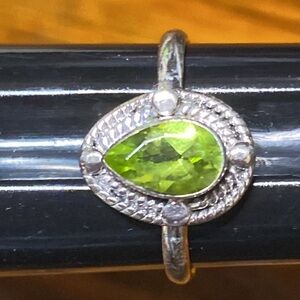Tear drop faceted peridot & 925 silver ring size 7 1/2